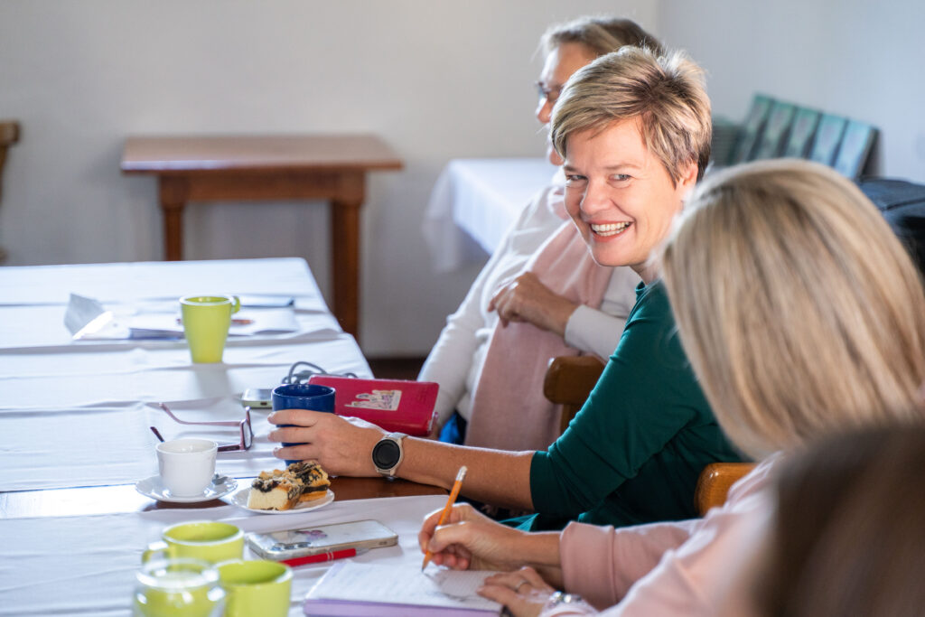 Účastnice setkání interních a externích spolupracovníků Kliniky NAU v Mendelově domě ve Vražném